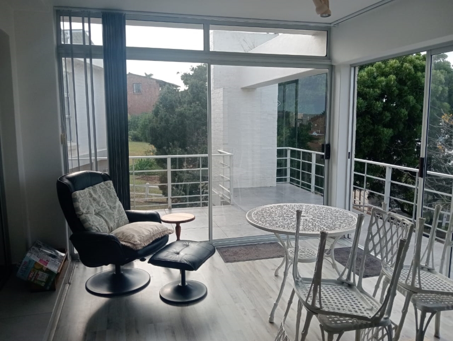 3 Bedroom Property for Sale in Wavecrest Eastern Cape
